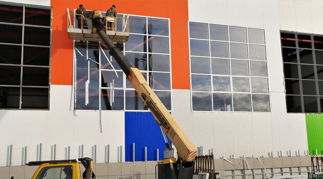 Спортивный комплекс новая усмань. Новая Усмань спорткомплекс с бассейном. Спорткомплекс Солнечный новая Усмань. Спорткомплекс в новой Усмани Воронежской области. Бассейн новая Усмань Воронеж.