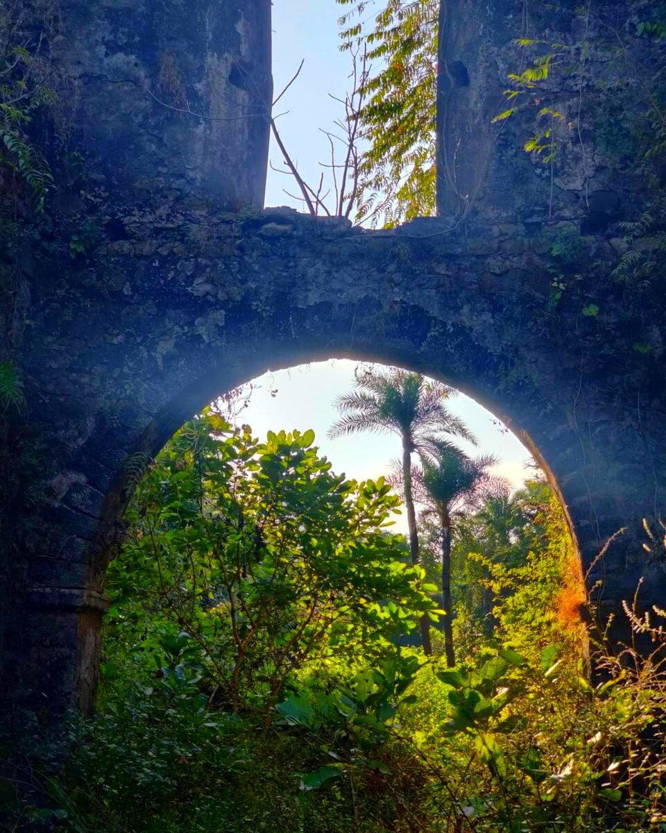 Город-форт Бассейн.