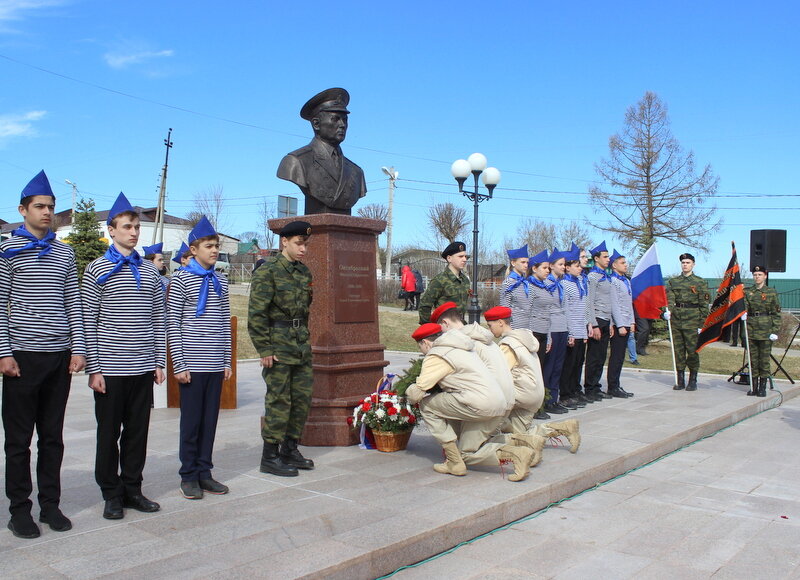 В Тверской области открыли памятник адмиралу Филиппу Октябрьскому