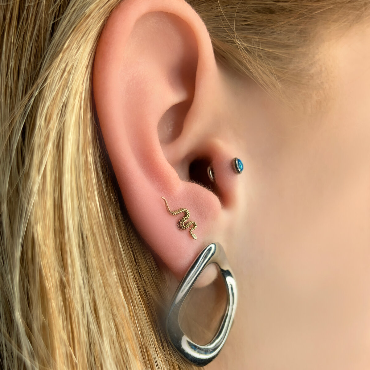 На фото моя самая любимая модель змейки из золота, это любовь от symbiosjewelry