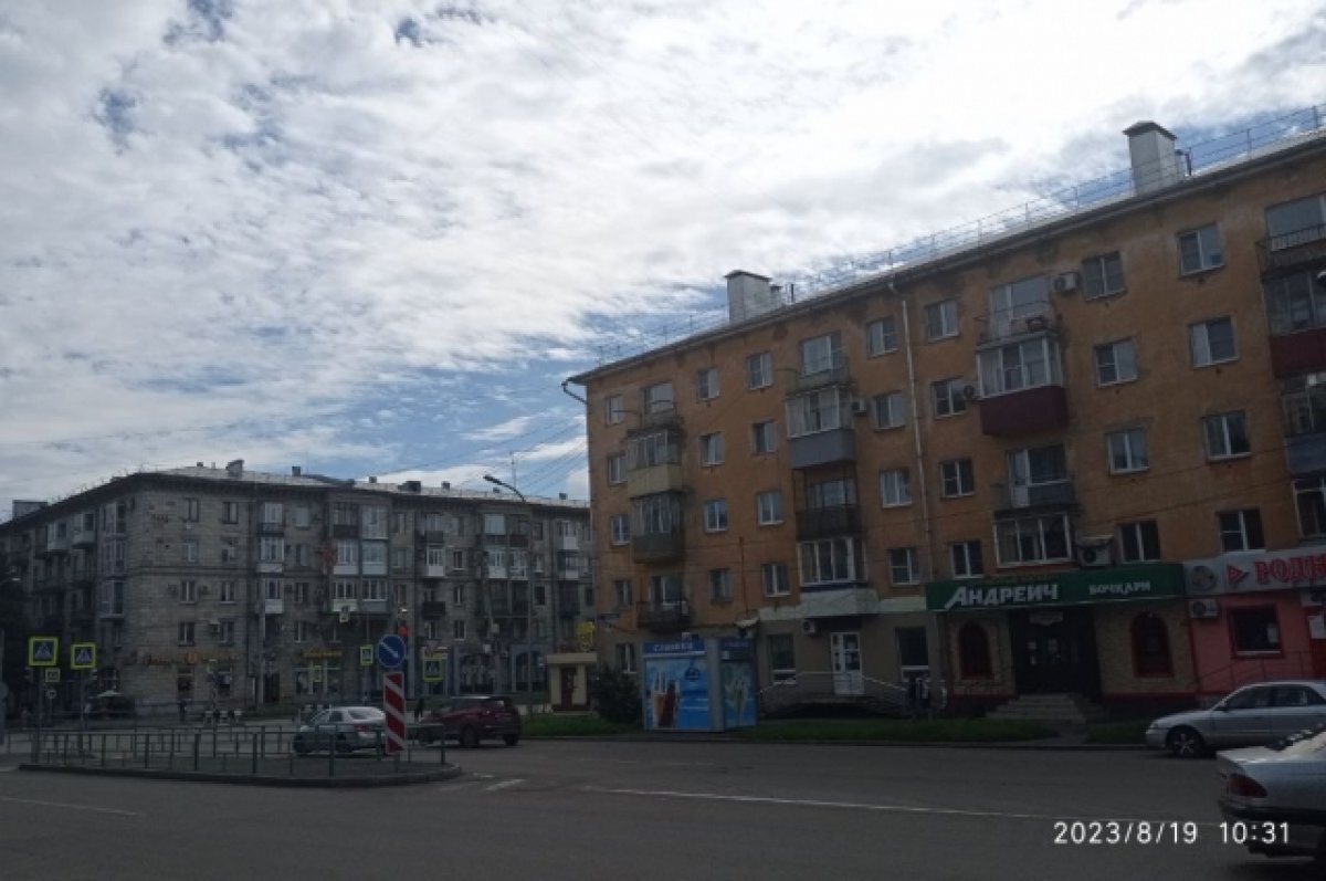    Дом на пр. Курако в Новокузнецке, где произошла трагедия.