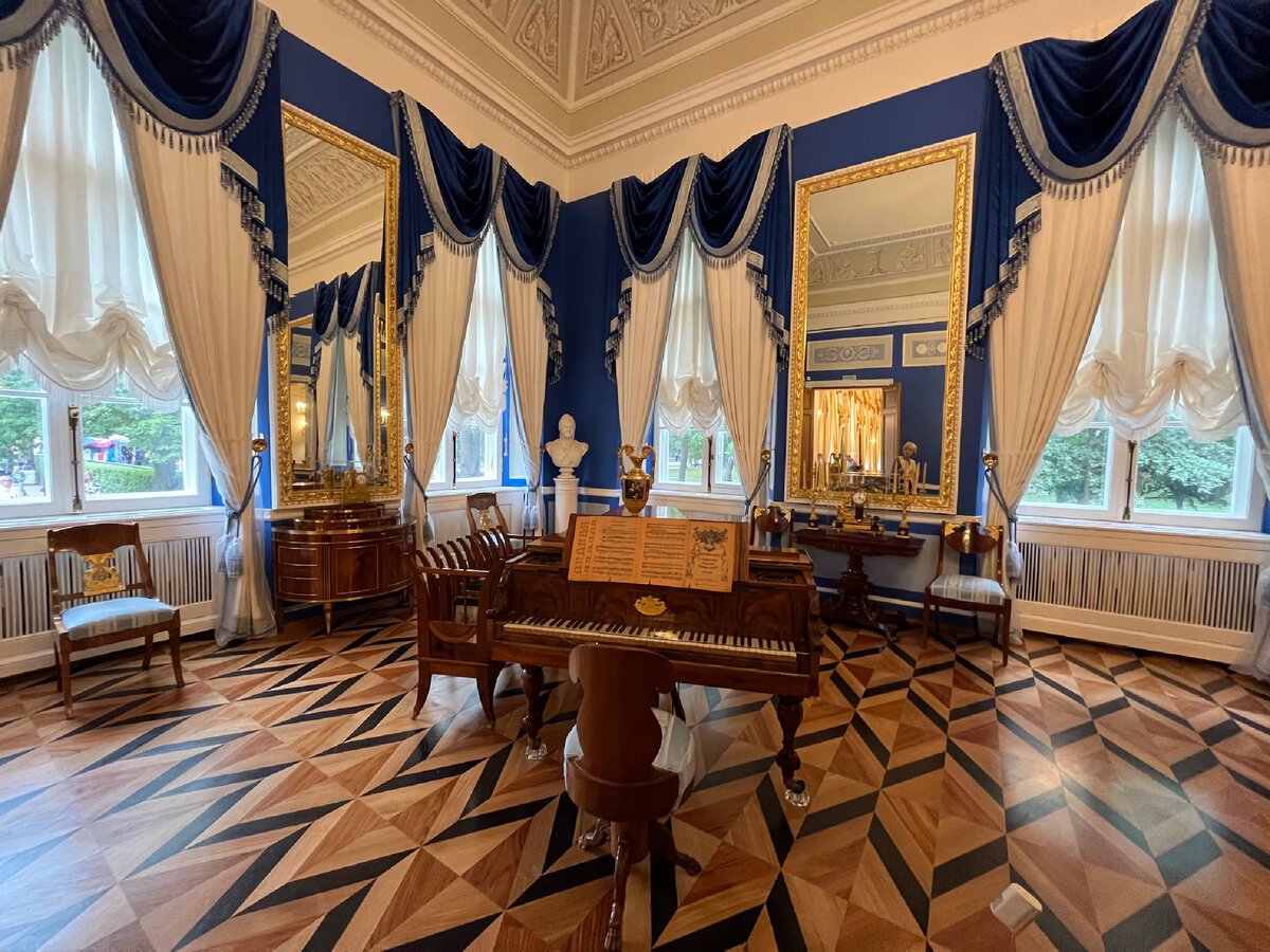 Синяя гостиная. Фото автора 