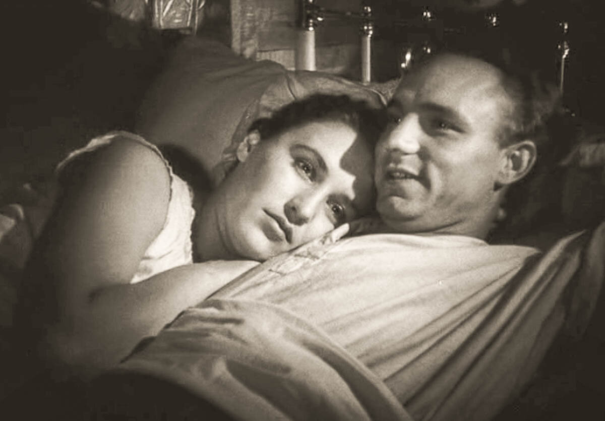 Моисей Абрамович Швейцер родился 16 февраля 1920 года в Перми.