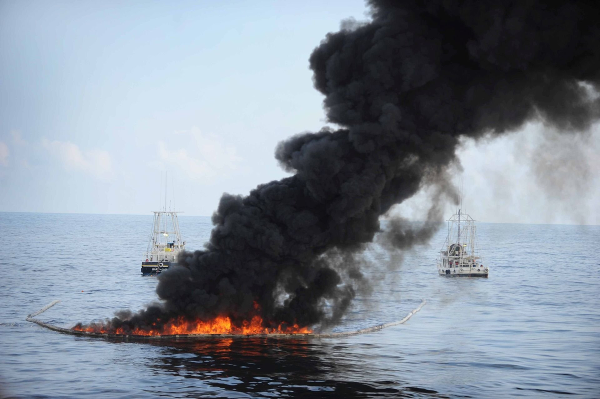 Ликвидация разлива нефтепродуктов. Ликвидация разливов нефти и нефтепродуктов. Термический метод ликвидации разливов нефти. Аварийные разливы нефти и нефтепродуктов. Разливы нефти Ларн