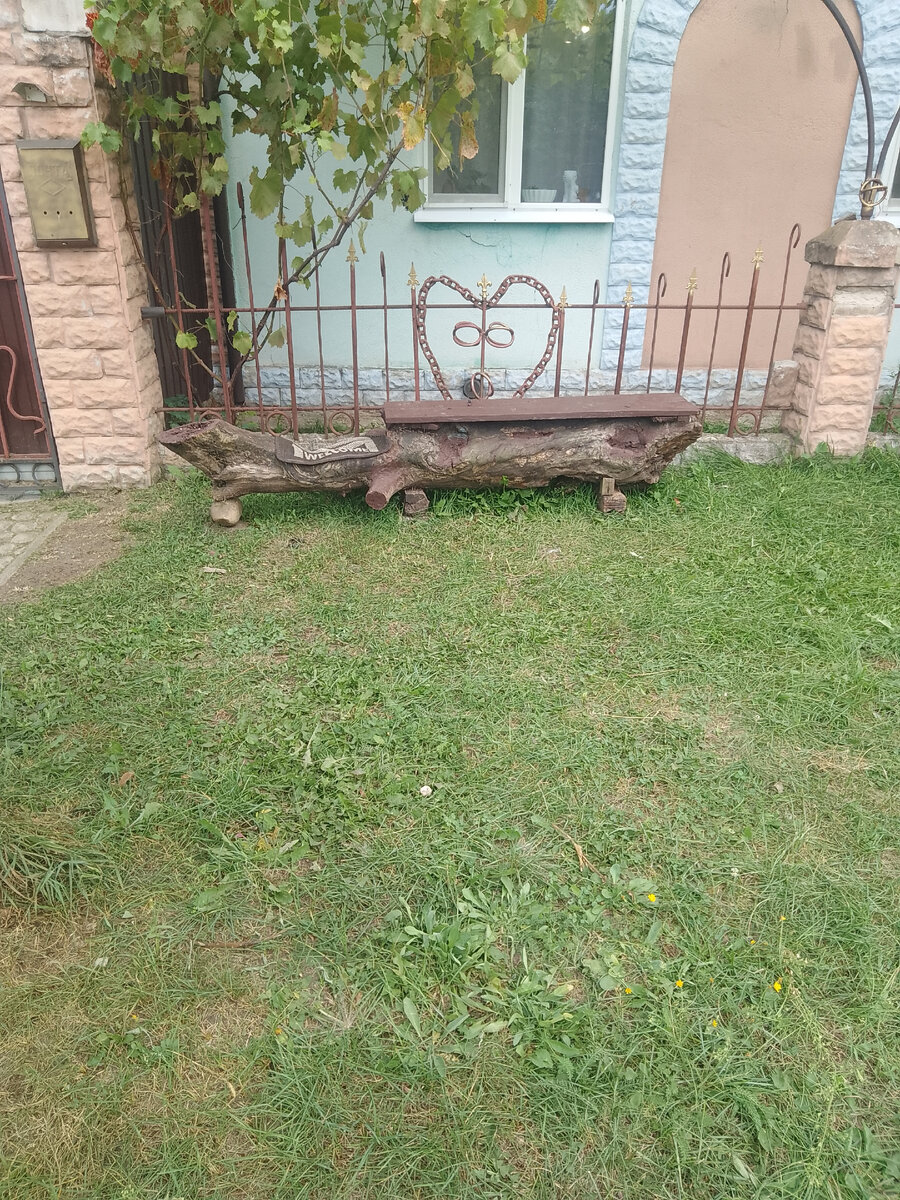 Решил не заморачиваться, сделал такую.