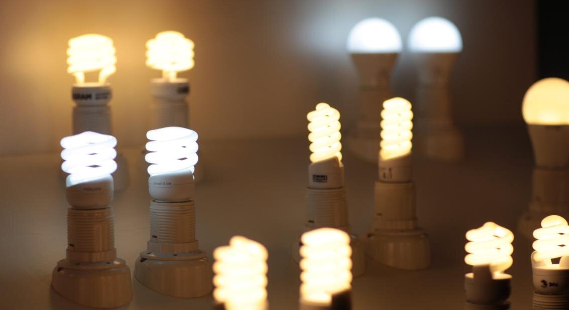 Витые энергосберегайки в своё время были основной альтернативой традиционным лампам накаливания 