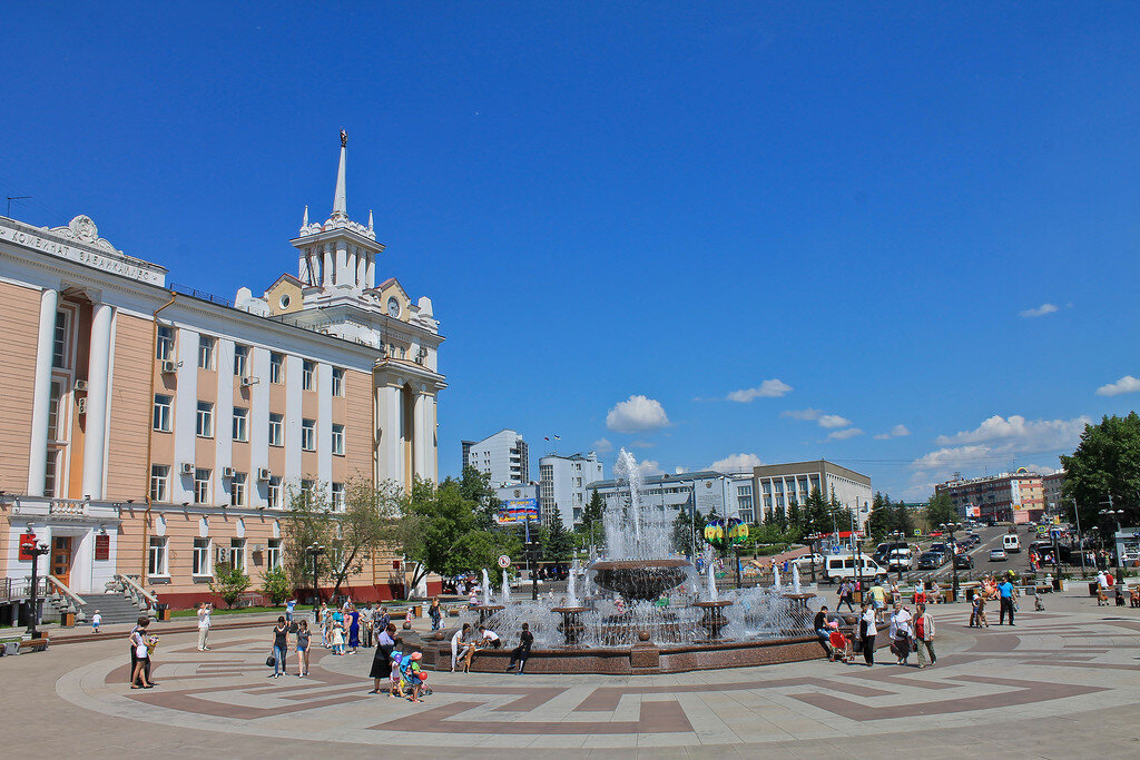 Есть ли город улан удэ. Театральная площадь Улан-Удэ. Площадь советов Улан-Удэ. Центральная площадь Улан Удэ. Бурятия площадь советов.