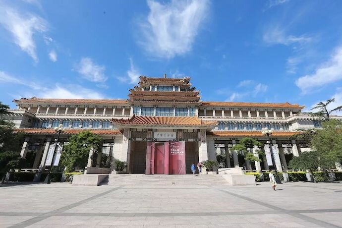 Beijing museum. Китайский национальный музей искусств в Пекине. Национальный музей Китая, Пекин снаружи. Музей изобразительного искусства Пекин. Китайский национальный музей искусства в Пекине КНМИ.