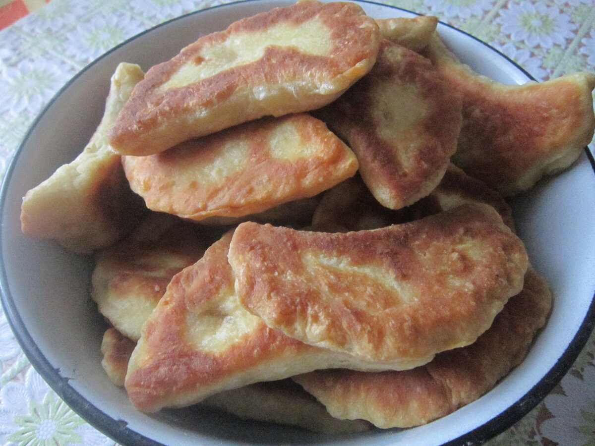 Жареные пирожки сладкие