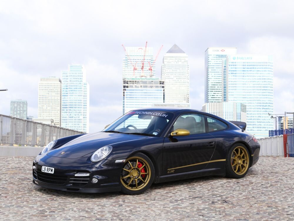 Диск OZ Aleggerita в золотом цвете на Porsche.