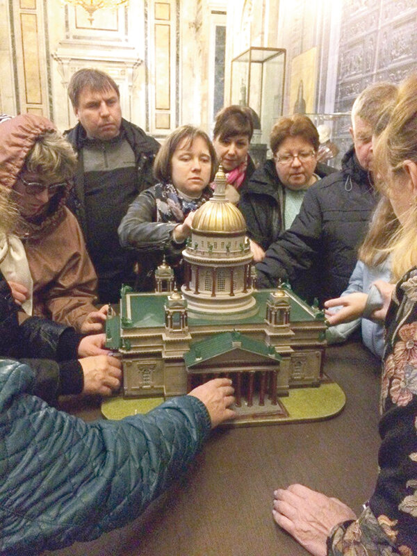 Исаакиевский собор под кончиками пальцев