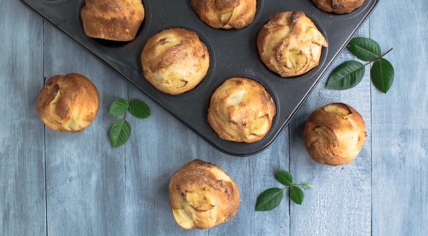 Шарлотки-маффины с яблоками