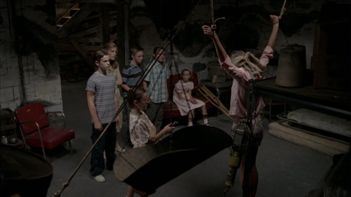 Кадр из фильма Девушка по соседству