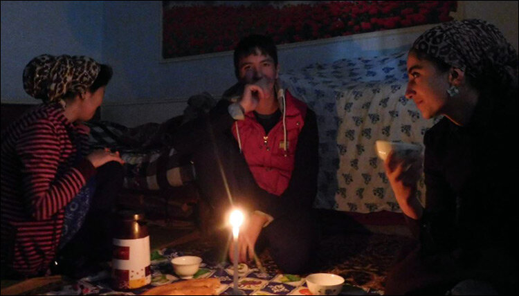 Свечи и керосиновые лампы были самым ходовым товаром в Таджикистане в осенне-зимний период. Фото с сайта Ozodi.org
