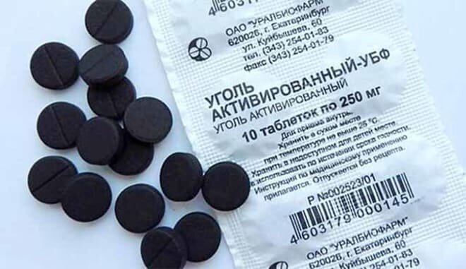     Таблетки черного цвета под названием «активированный уголь», сегодня есть, пожалуй, в каждой домашней аптечке.