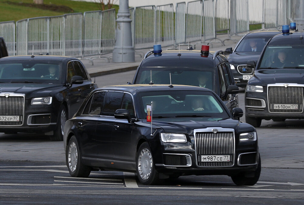 Президентский автомобиль аурус фото