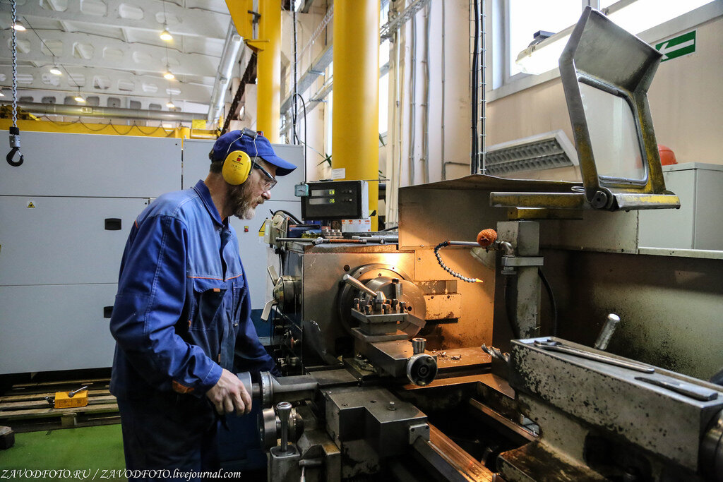 Газета спутник. Работа в новгороде на предприятиях. Бердекс великий новгород. Элегрин великий новгород завод. Адепт новгородский бекон.