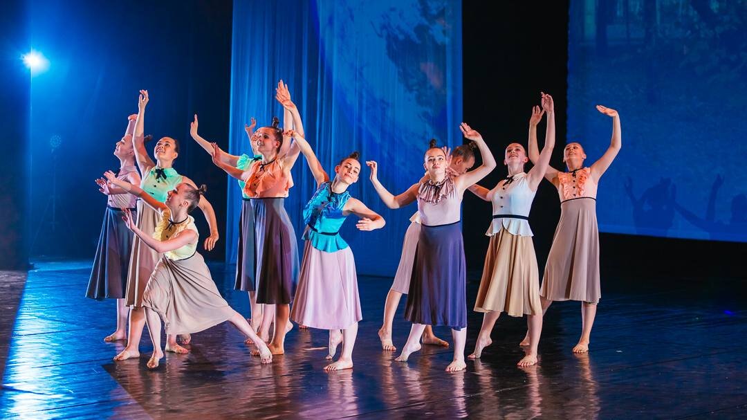 На фото: образцовый хореографический ансамбль «Машенька», Дом детского творчества Советского района. Фото предоставлено коллективом.