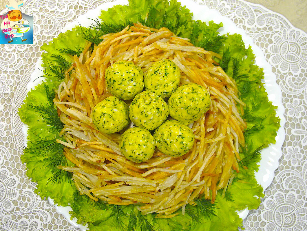 Можете укладывать на листья салата.