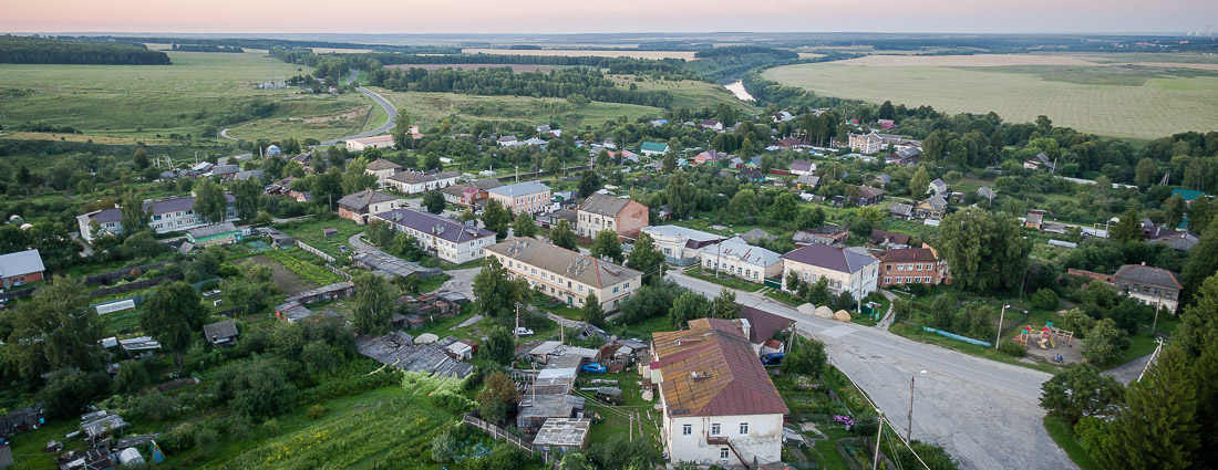 Самый маленький город края. Чекалин город. Чыкалено город Тульская область. Г Лихвин Тульской области. Крепость в г Лихвин Тульской области-.