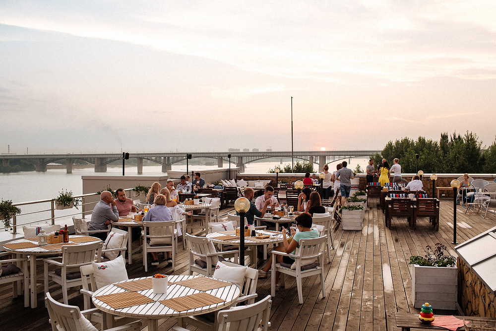 Потрясающий вид на реку.