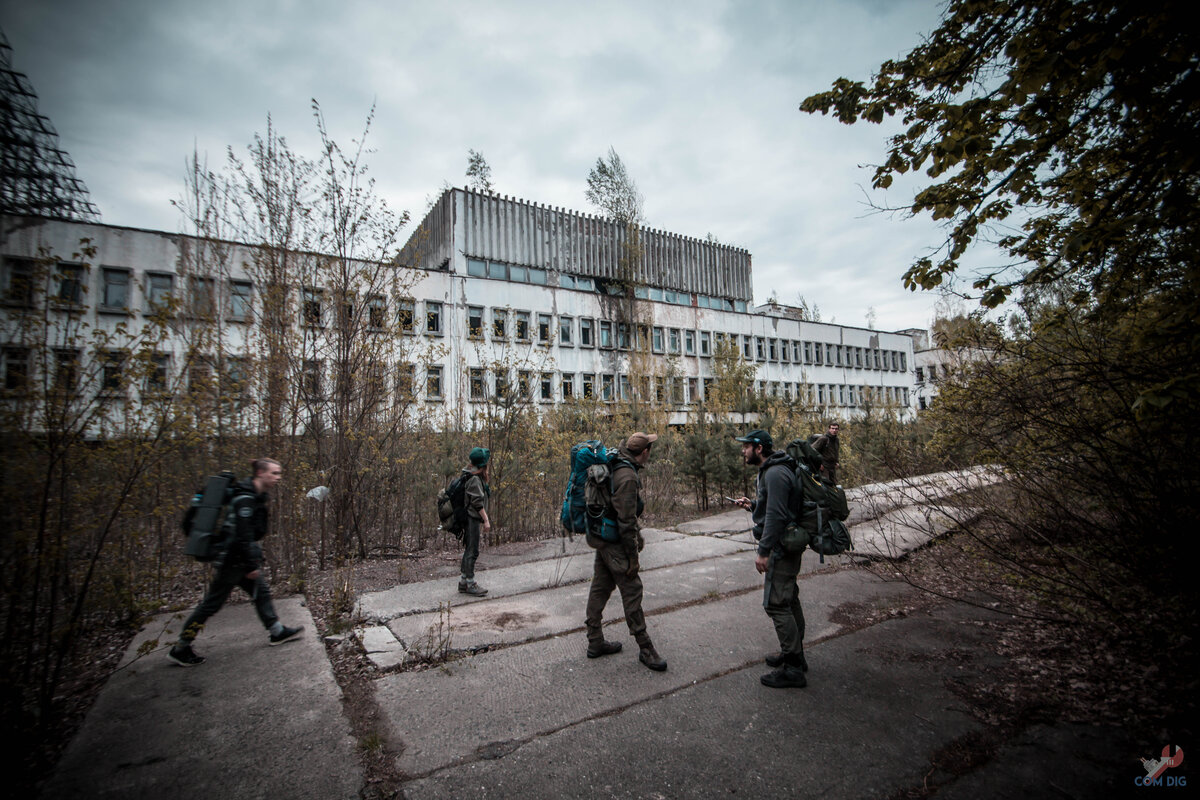 Сталкерство. Чернобыль сталкеры в реальной жизни. Реальные сталкеры в Припяти. Сталкер в реальной жизни.