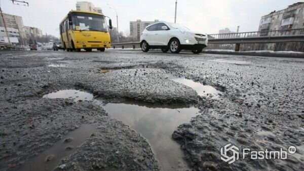 Омская чиновница обвинила активистку в экстремизме после жалобы на плохие дороги - эвакуатор-магнитогорск.рф