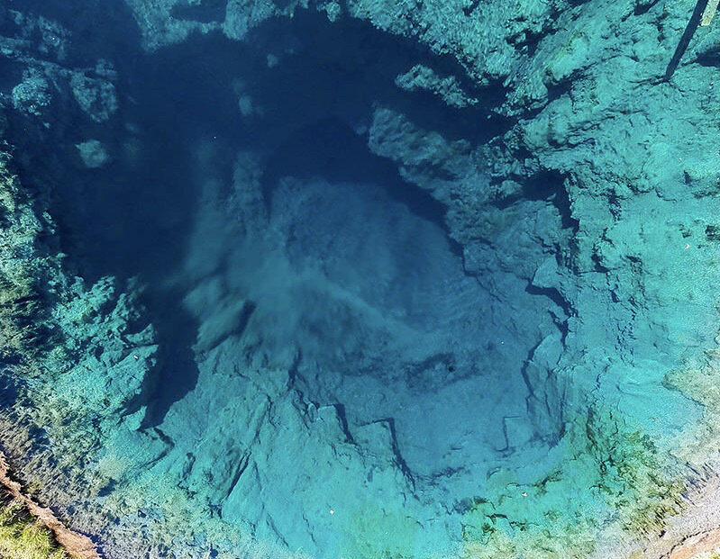 Озеро ясное глубина. Голубое озеро Самарская область. Голубое озеро Сергиевский район. Голубое озеро Сергиевский район глубина. Голубоетозеро Самарская область.
