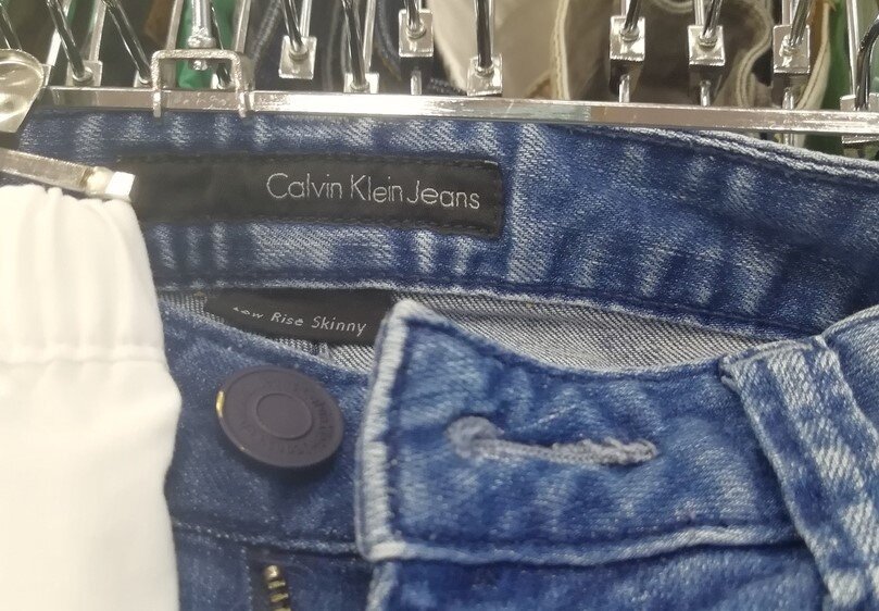 Джинсы Calvin Klein Jeans из "Мегахенда"