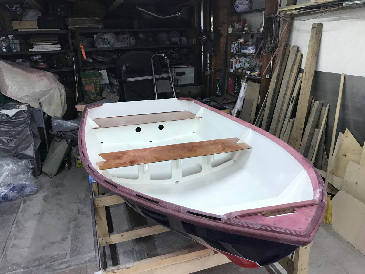 Лодка готова к окончательной досборке и наведению марафета.