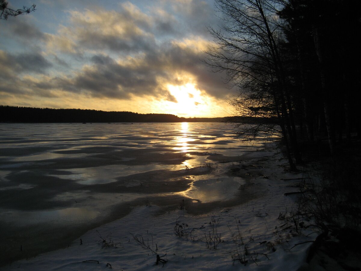 Вечереет. Вроде все уже ушли с плёса. 