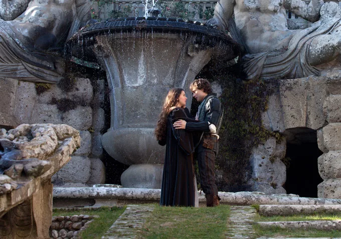 Большое количество сцен снималось в естественных декорациях