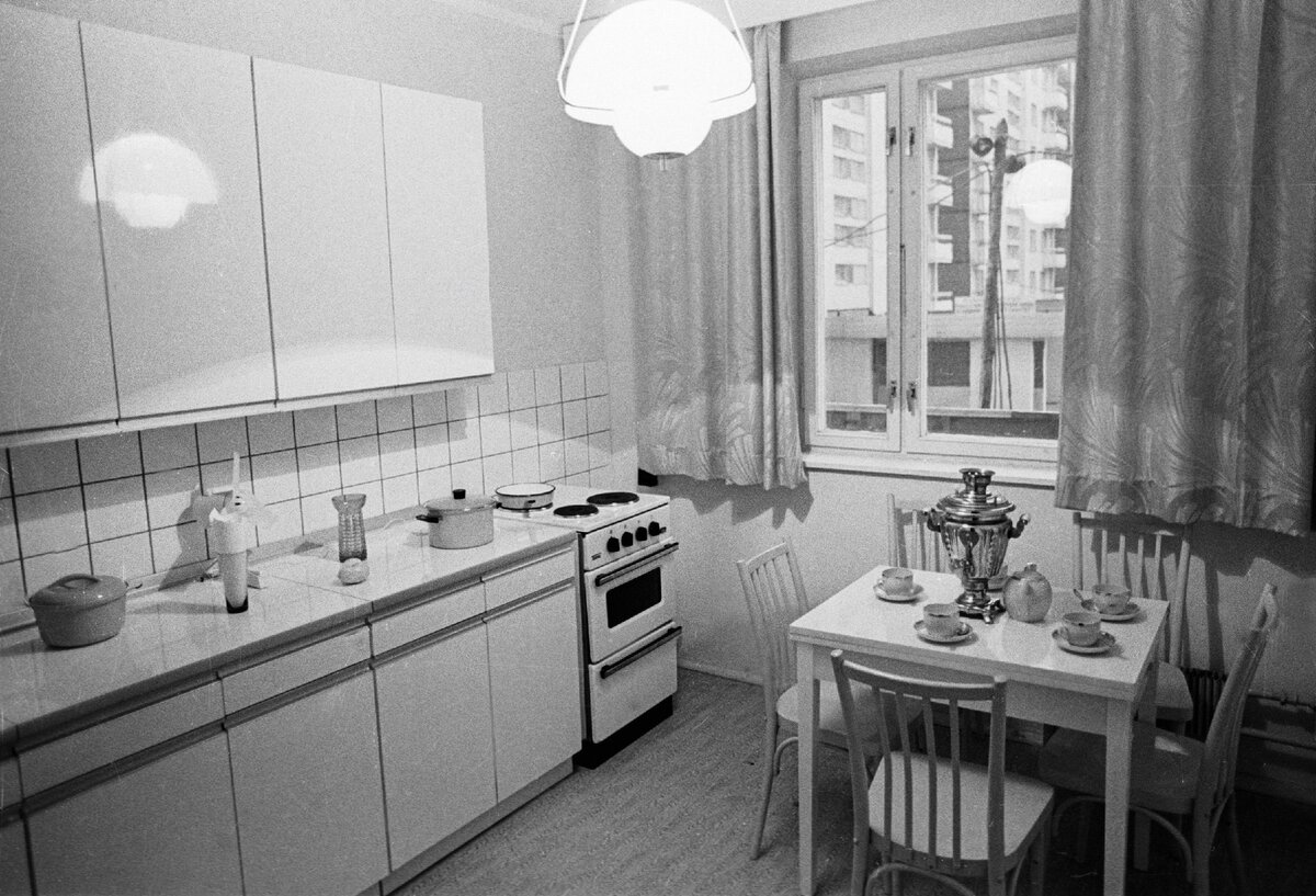 Кухня из Олимпийской деревни 1979 года. Очень удачный дизайн.