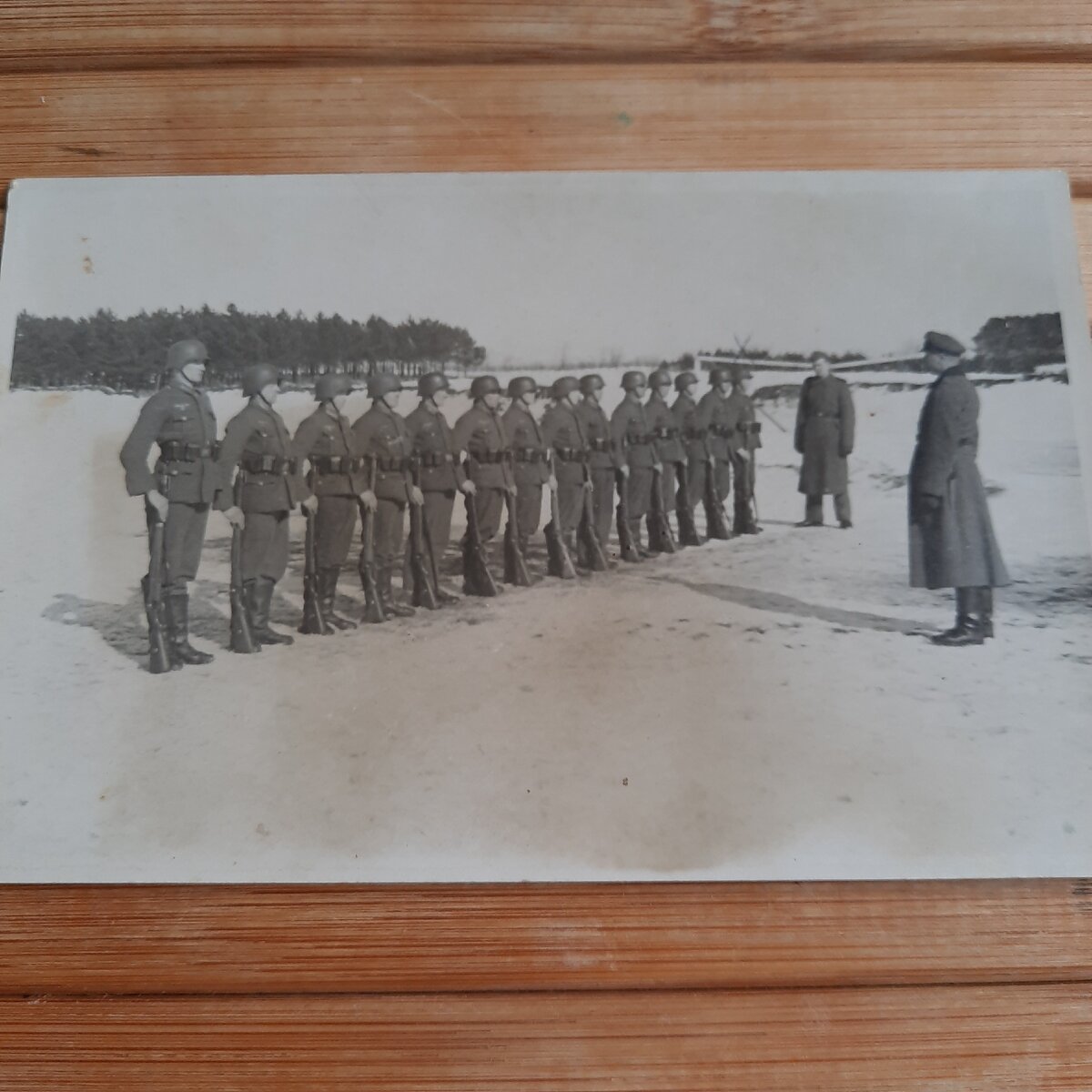 Построение отделения, среди снегов.