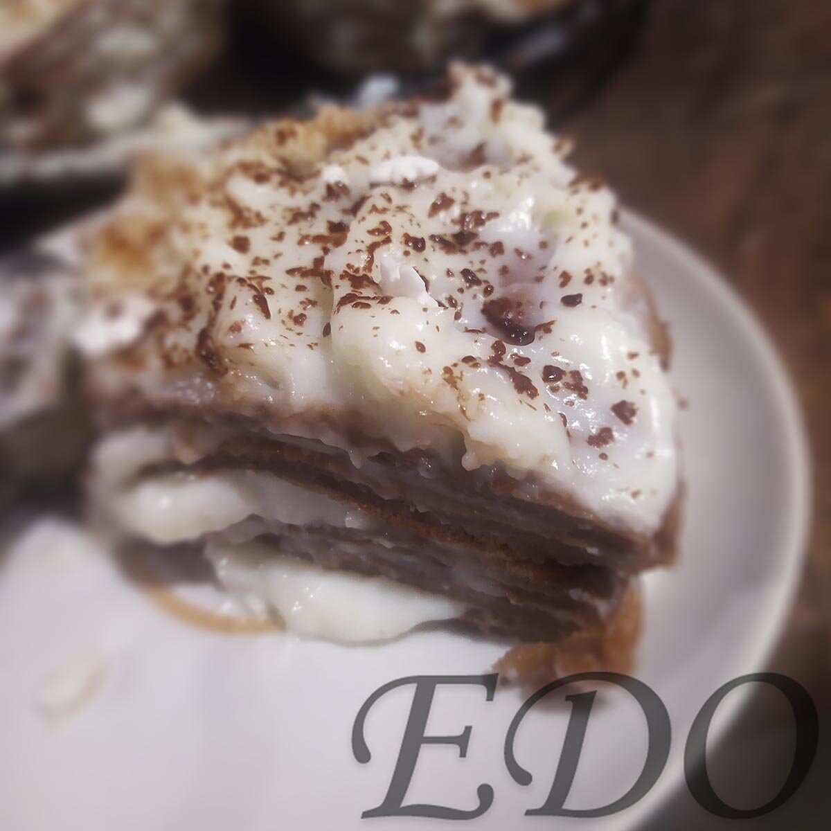 Вкус – прохладного, мягкого крема и в меру как раз нужного слоя коржа в тортике!