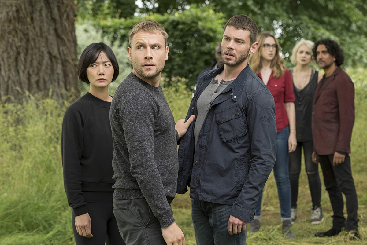 Восьми серий. Sense 8 сериал. Восьмое чувство сериал 2015–2018. 8 Чувство сериал Нетфликс. Восьмое чувство sense8 сериал