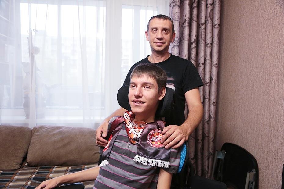 Егор с отцом. Фото Максима Кимерлинга 