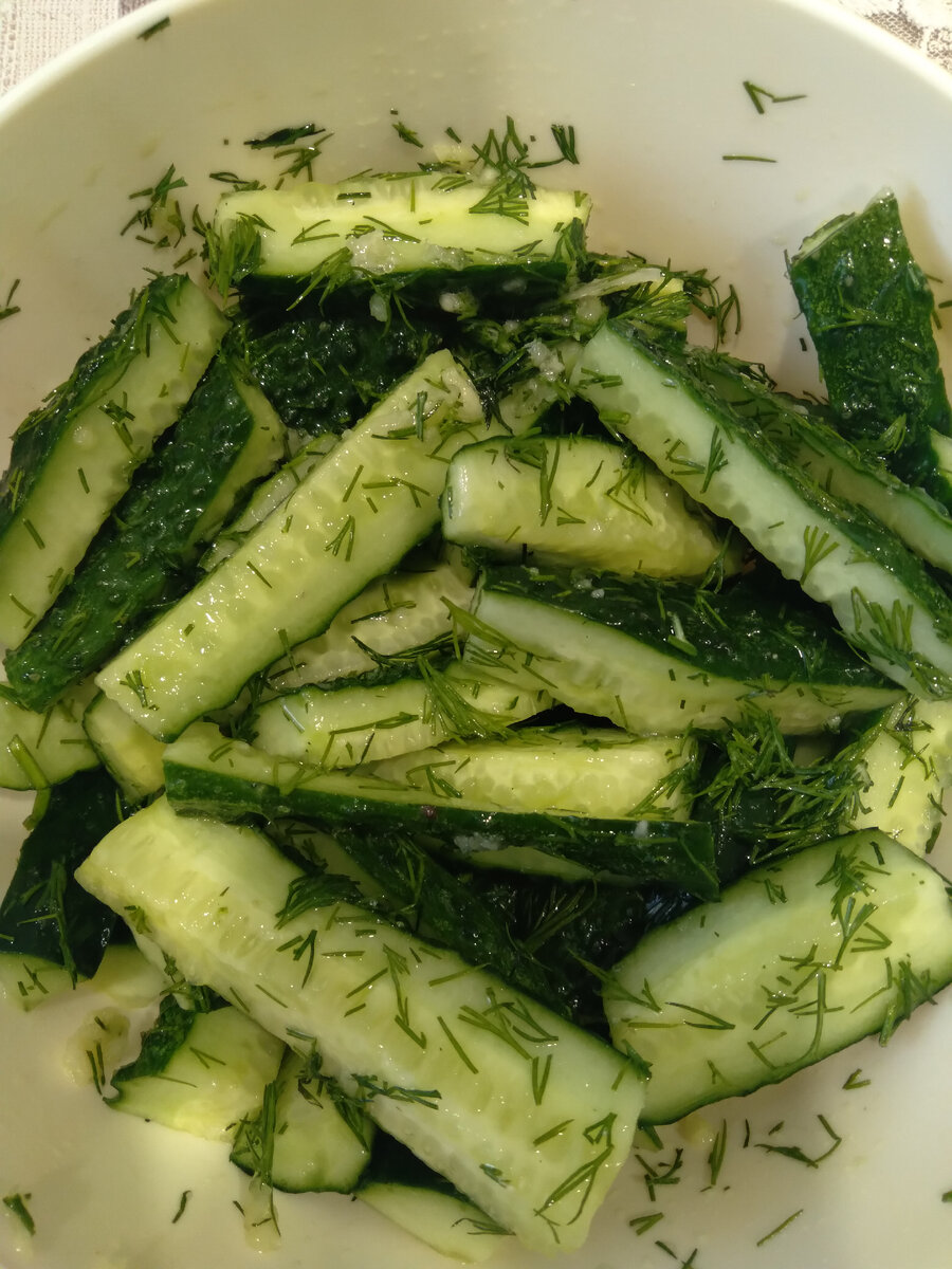 Замариновала огурчики