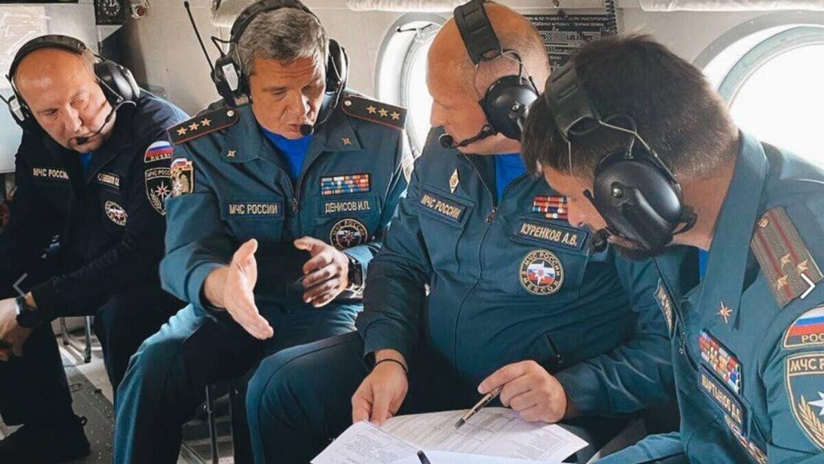    Глава МЧС России Александр Куренков вылетел в Рязанскую область для координации тушения крупных очагов лесных пожаров© Фото : ГУ МЧС России по Рязанской области