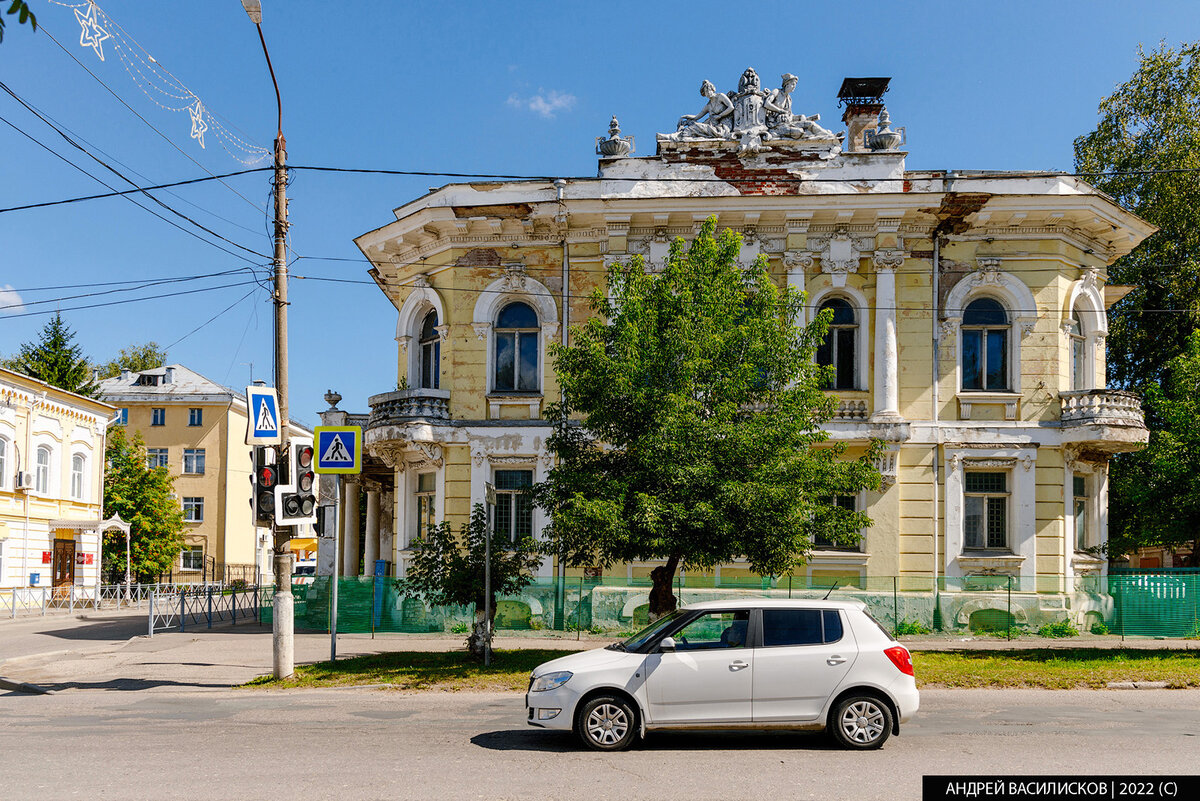 Слишком красиво: откуда в маленьком городке под Тверью взялся один из самых  красивых домов России? | Путешествия и всего по чуть-чуть | Дзен