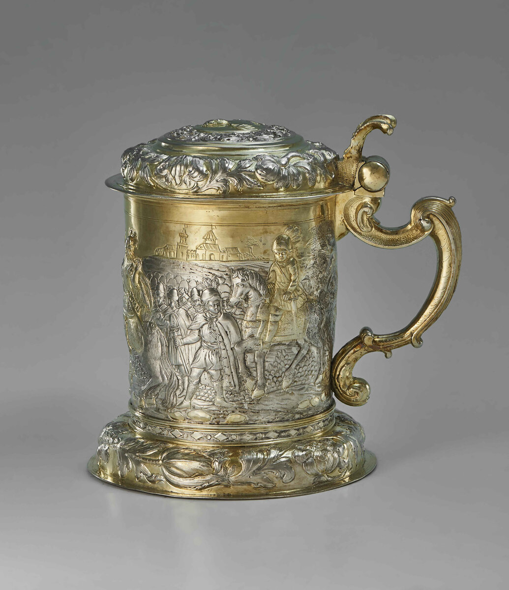 Кружка. Россия, Москва, 1738. Мастер: Никитин Василий (?). Общая высота: 20,4 см; диаметр основания: 17,2 см.