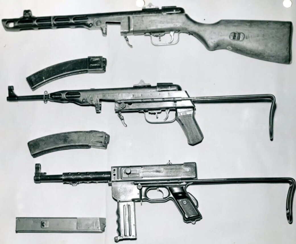 Захваченные американцами пистолеты-пулеметы (сверху вниз): китайский Тип 50 (копия ППШ-41), вьетнамский К-50М, французский МАТ-49.