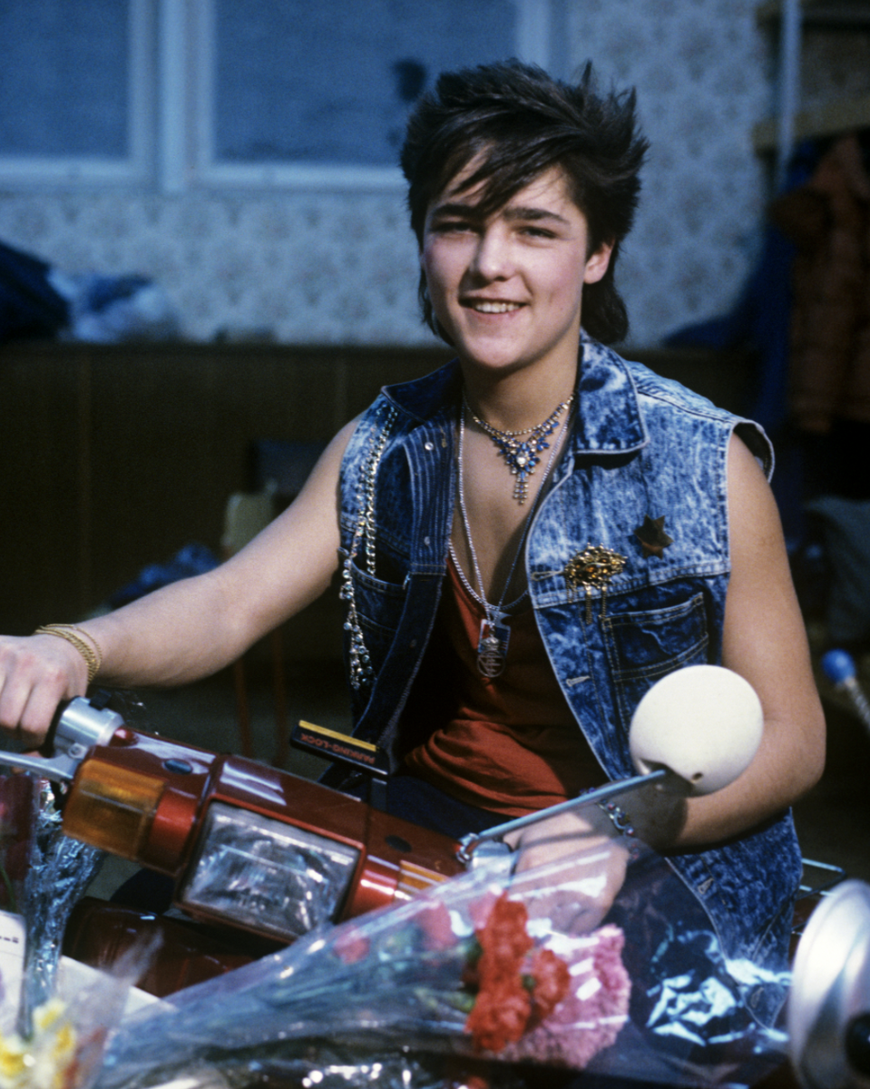    В 1986 году Кузнецов и Шатунов организовали музыкальный коллектив «Ласковый май», с которым артист выступал не только на сцене интерната, но и на местных дискотеках и в ДК / globallookpress.com