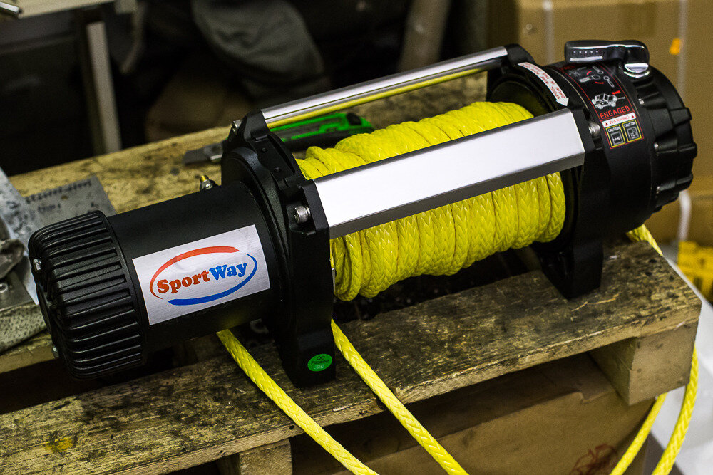 2. Итак, знакомьтесь - это мой новый SportWay E 12500S. Но пока оставим его в покое и оглядимся по сторонам.
 