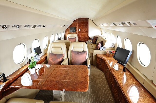 Интерьер салона Falcon 900 Ex