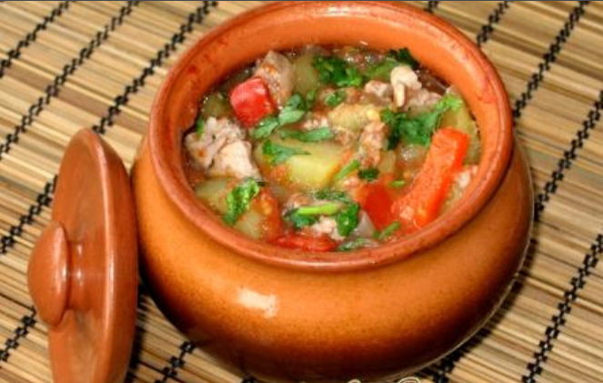 Чанахи (грузинское национальное блюдо). Чанахи с бараниной. Грузинские чанахи в горшочках. Чанахи по-грузински в горшочках. Чанахи с бараниной.
