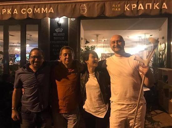  Правоохранительные органы недосчитались почти  трех миллионов евро (больше 200 миллионов рублей по нынешнему курсу) из  той суммы средств, которую при обыске изъяли у полковника полиция  Дмитрия Захарченко.
