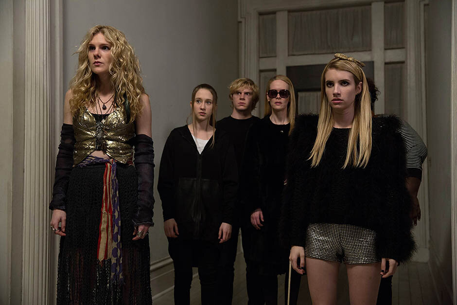 Американская история ужаса фото. AHS Ковен. Аиу Coven. Аиу шабаш. Эмма Робертс 3 сезон аиу.