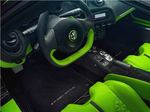 Pogea Racing | Alfa Romeo 4C салон