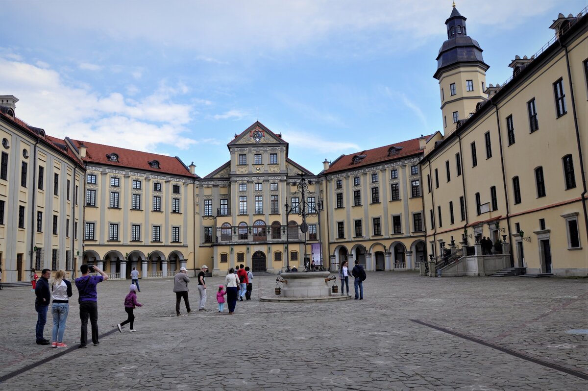 Внутренний двор Замка